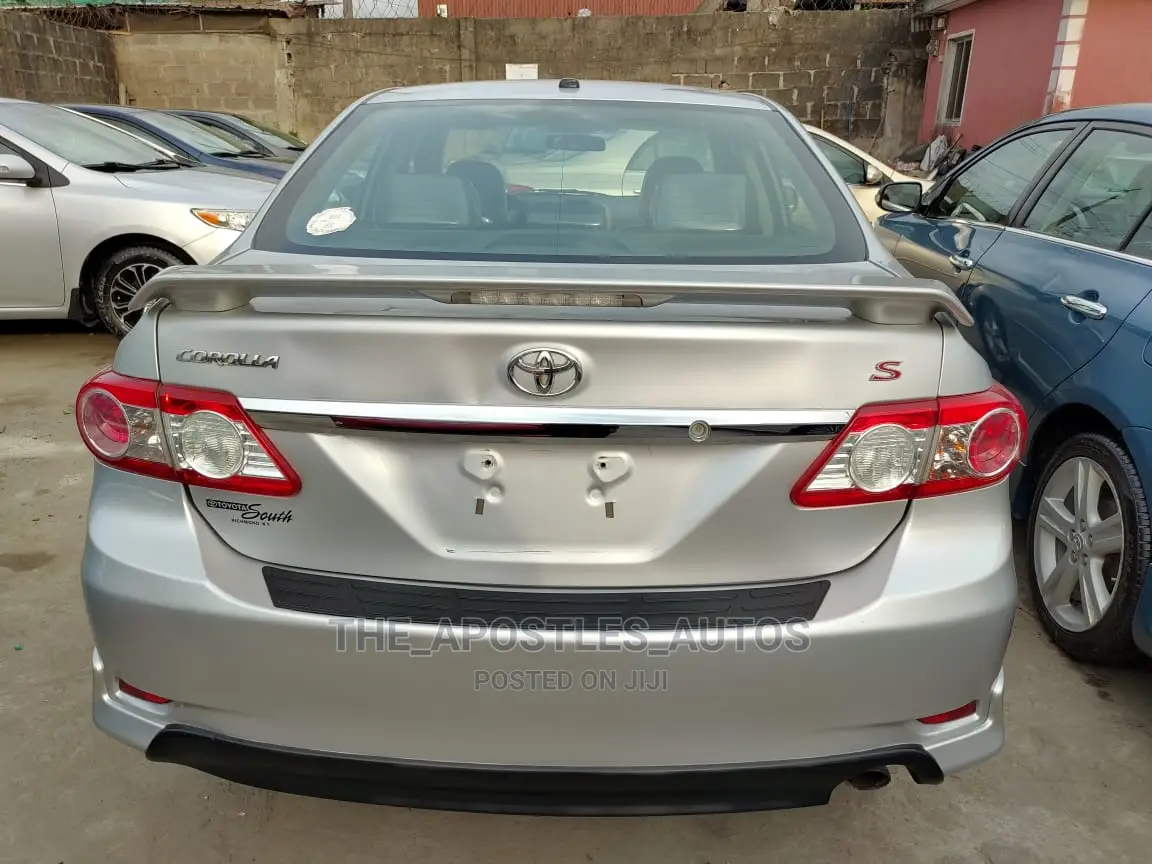 Toyota Corolla S 4dr Sedan (1.8L 4cyl 4A) 2013 Silver