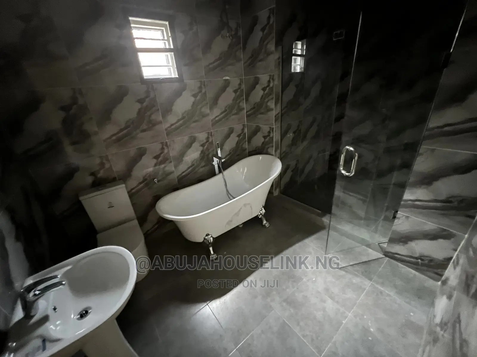 6bdrm Duplex in Efab Metropolis, Gwarinpa for sale
