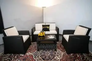 Outdoor/Indoor 4 Seater Chair With Cushion