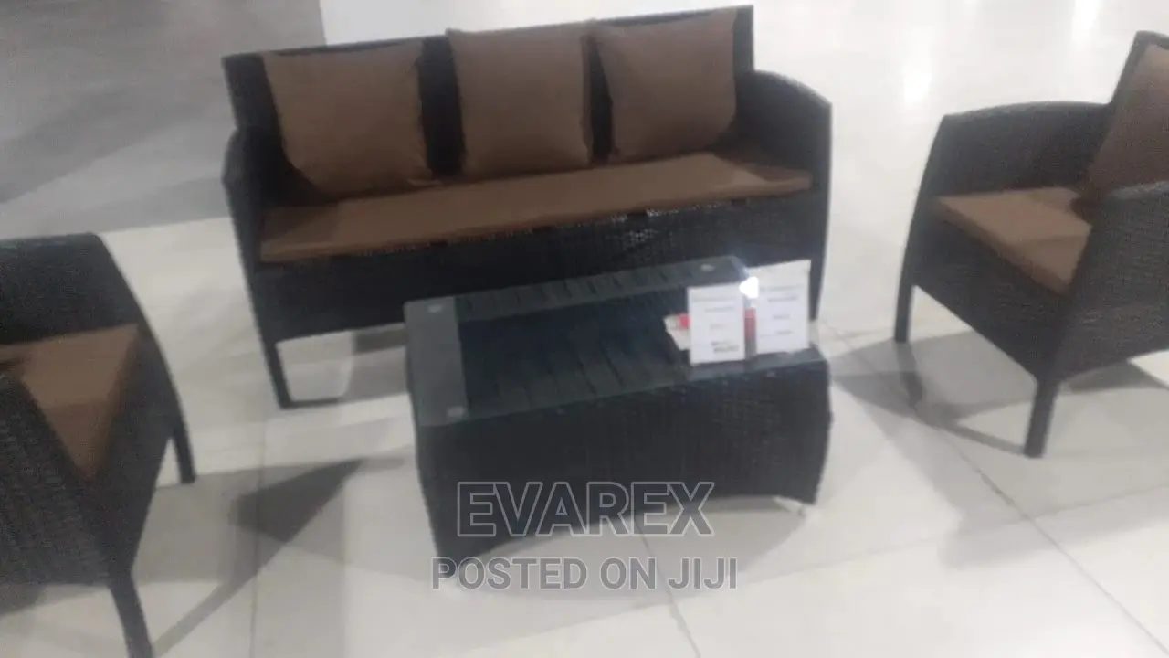Quality Rubber/Plastic 7 Seaters Chair With Cushion.