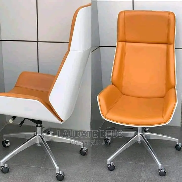 Bentwood Swivel Executive Office Chair