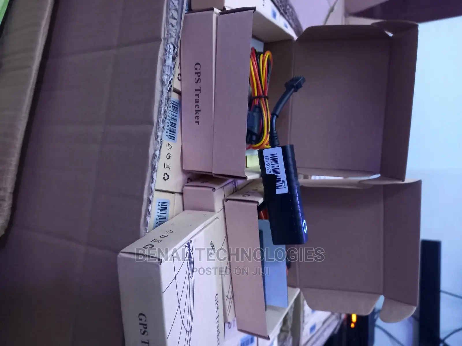 High Efficient GPS Tracker in VI.Mobile App, No Renewal F