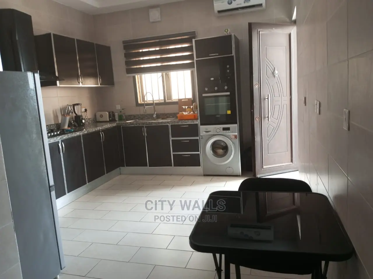 3bdrm Penthouse in Lekki Phase 1 for Rent