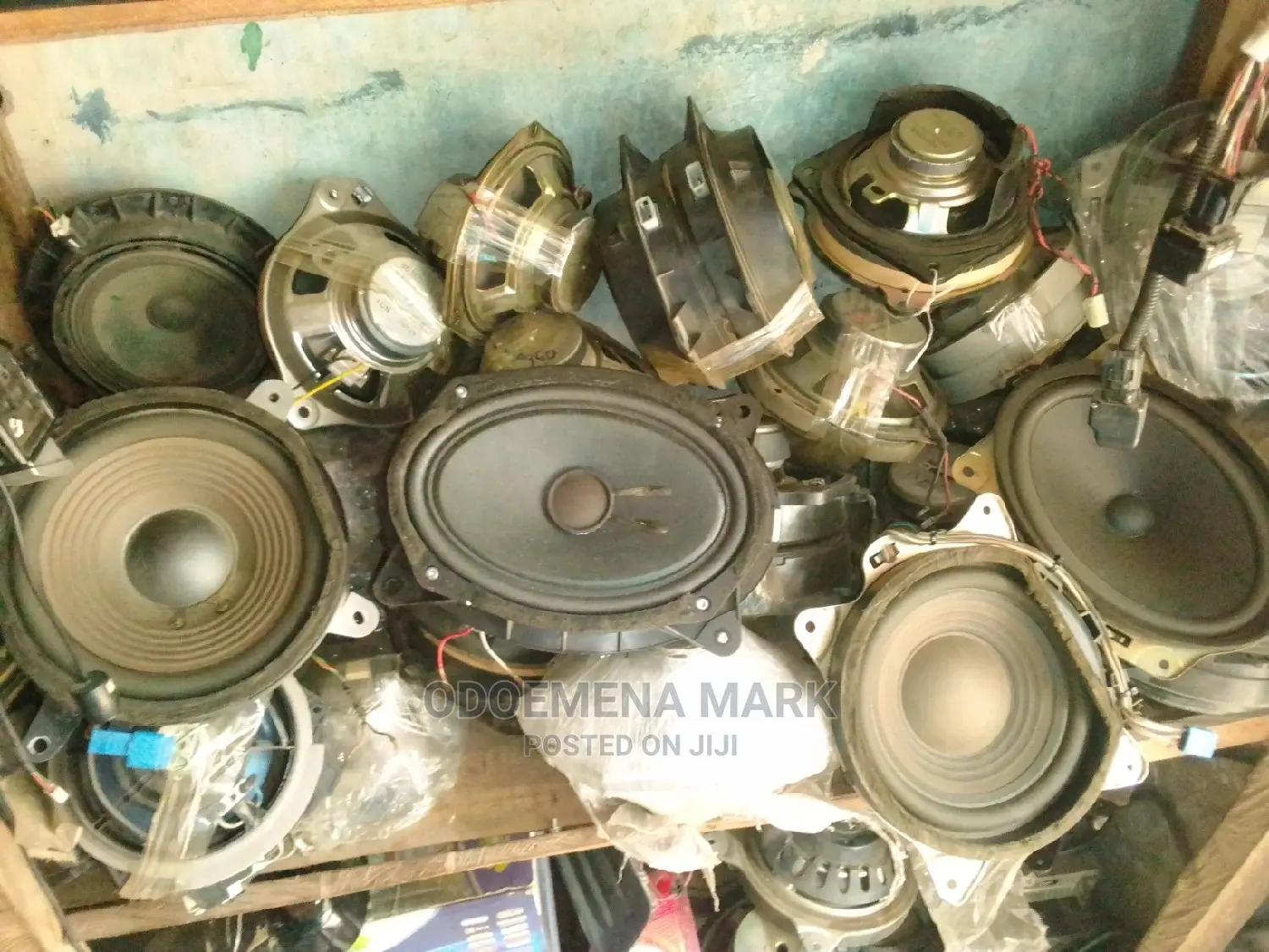 Car Speakers Available Now With Booth Woofer Speaker