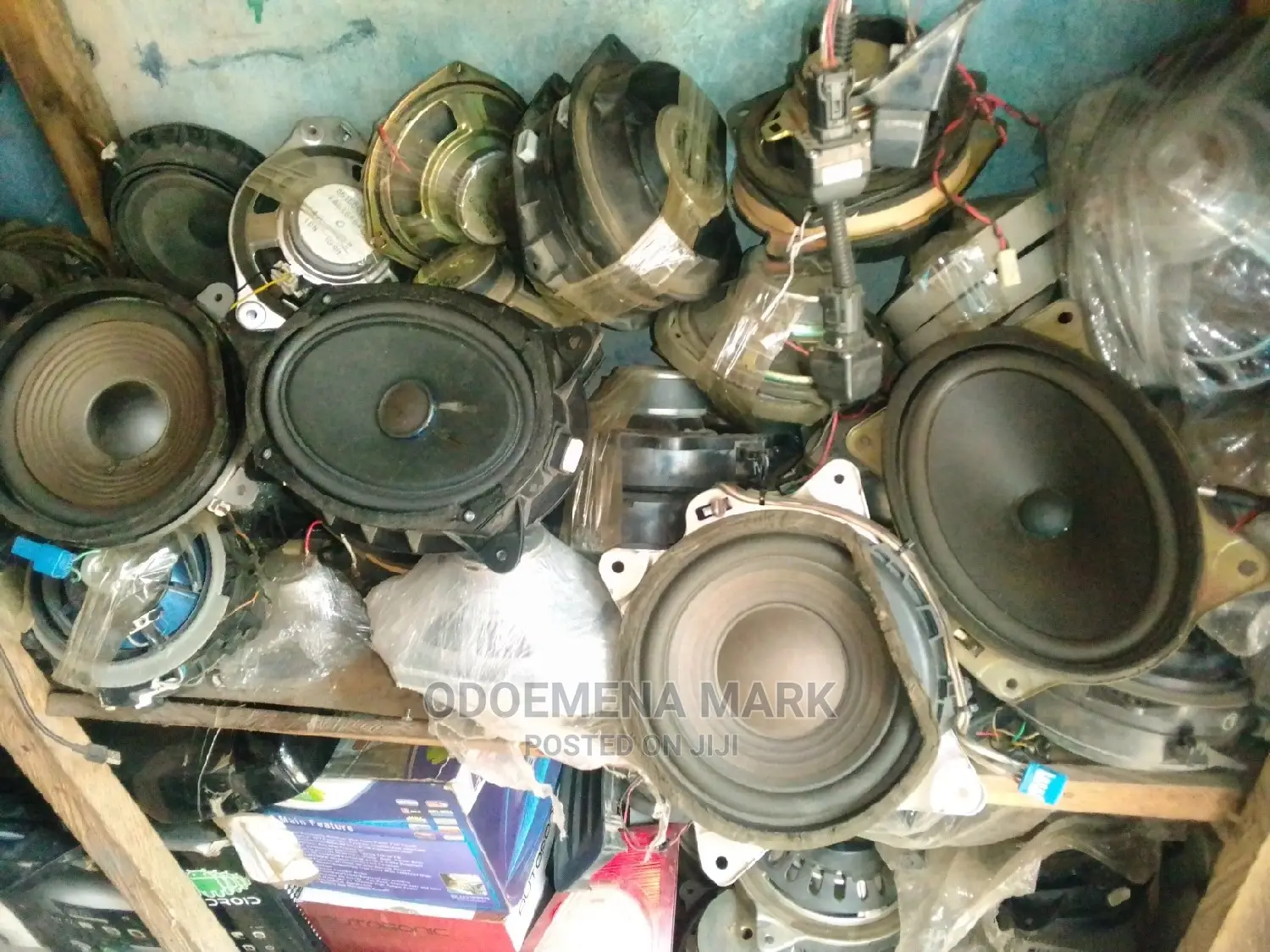 Car Speakers Available Now With Booth Woofer Speaker