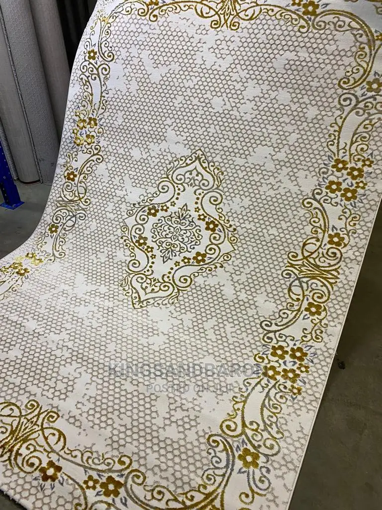 7x10feets Cream and Gold Turkey Quality Center Rug