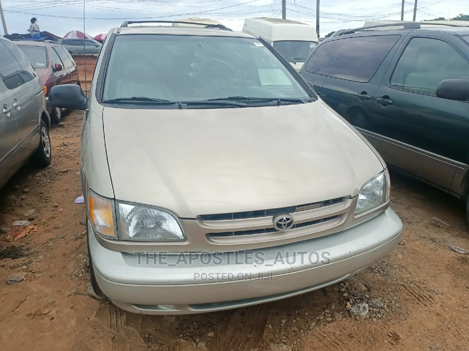 Toyota Sienna XLE & 1 hatch 2000 Silver