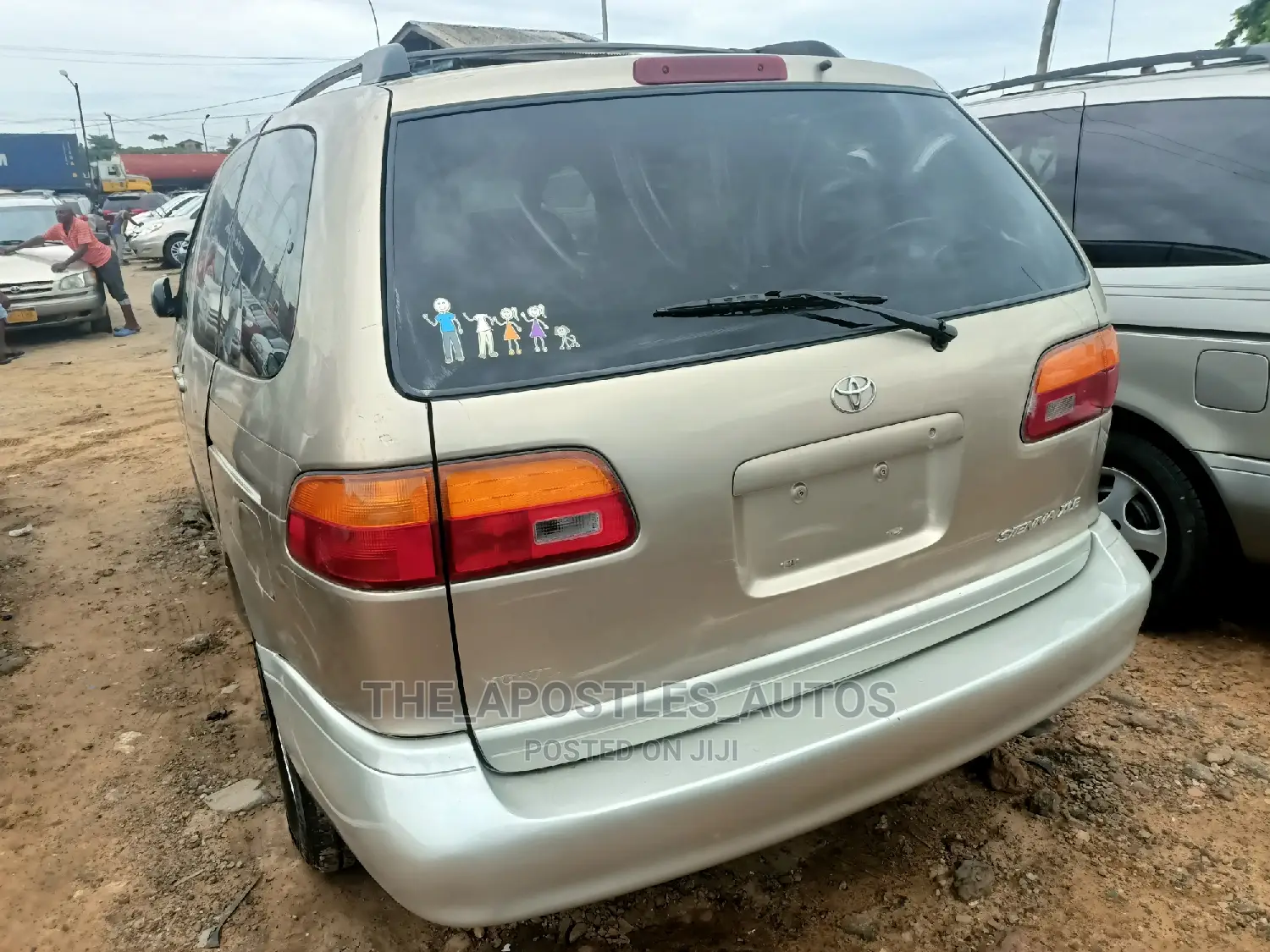 Toyota Sienna XLE & 1 hatch 2000 Silver