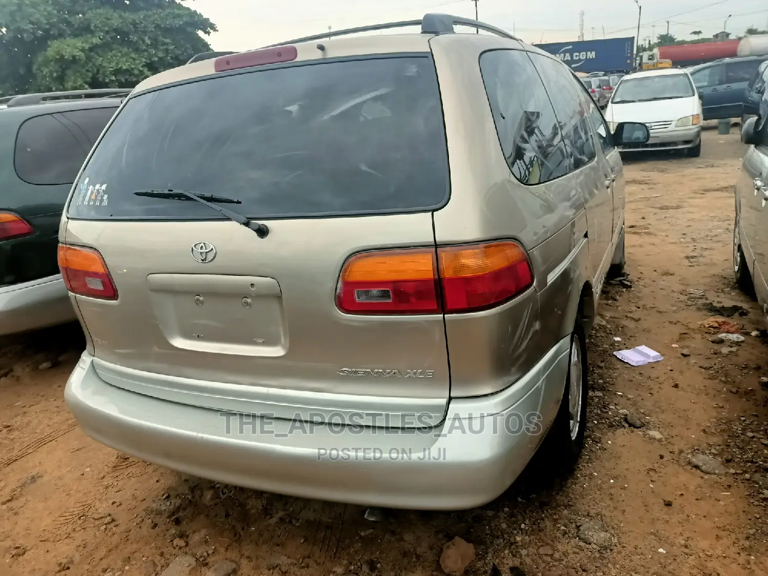Toyota Sienna XLE & 1 hatch 2000 Silver