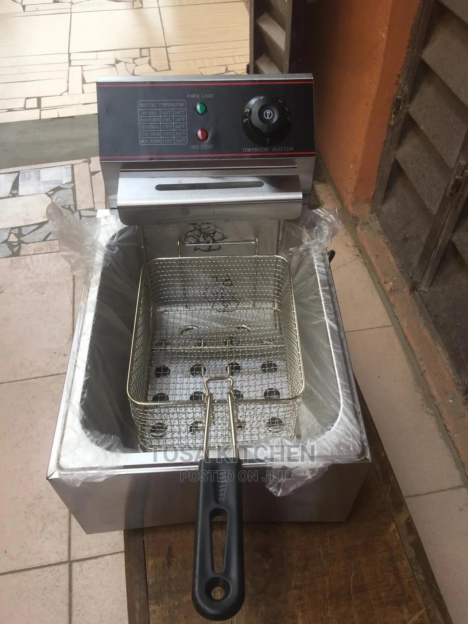 1 Baskets Electric Deep Fryer