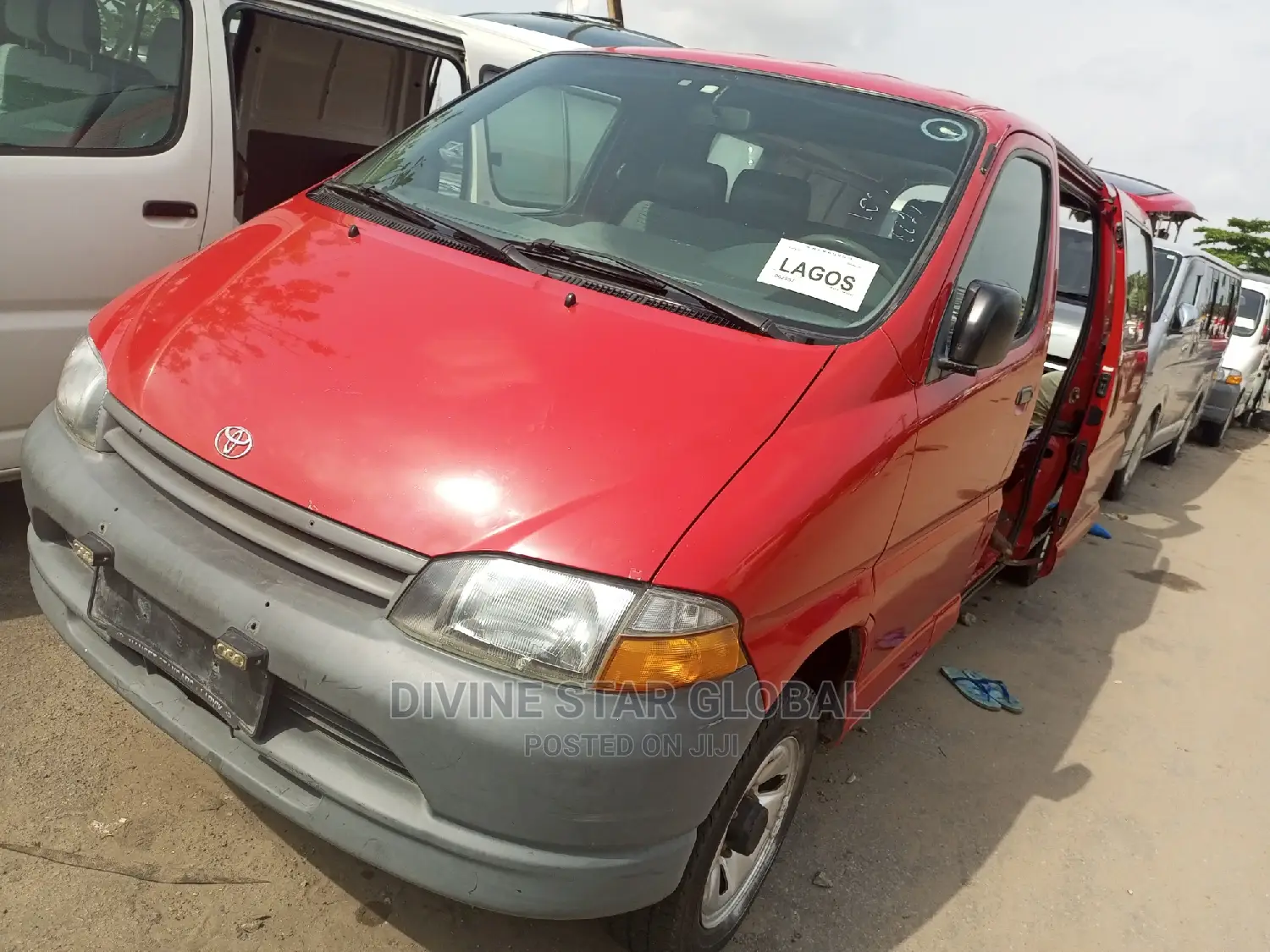 Toyota HiAce 2005 Red