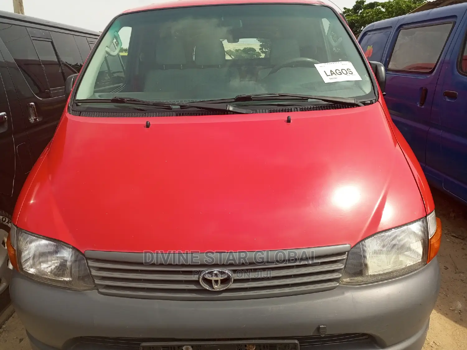 Toyota HiAce 2005 Red