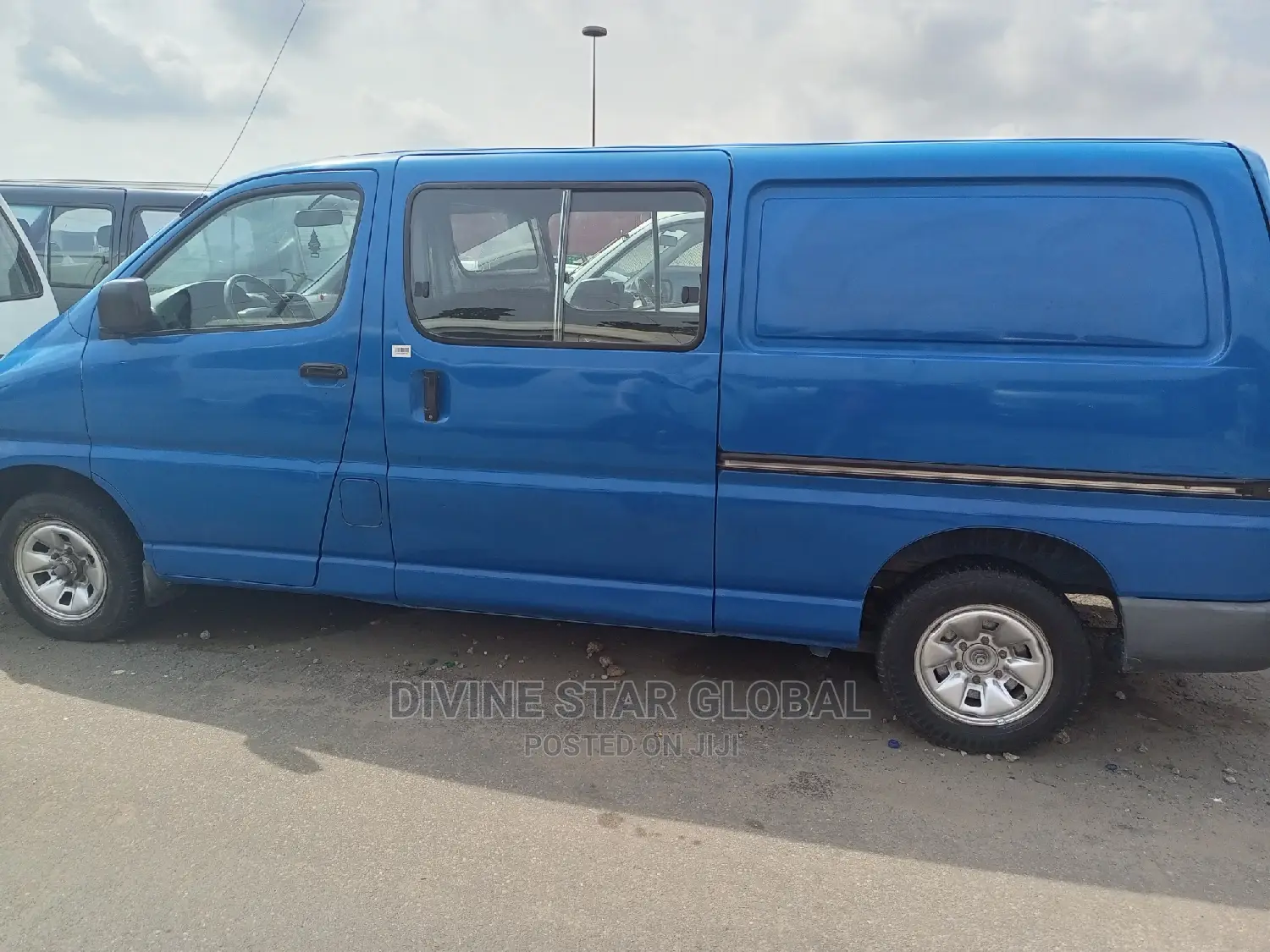 Toyota HiAce 2004 Beige