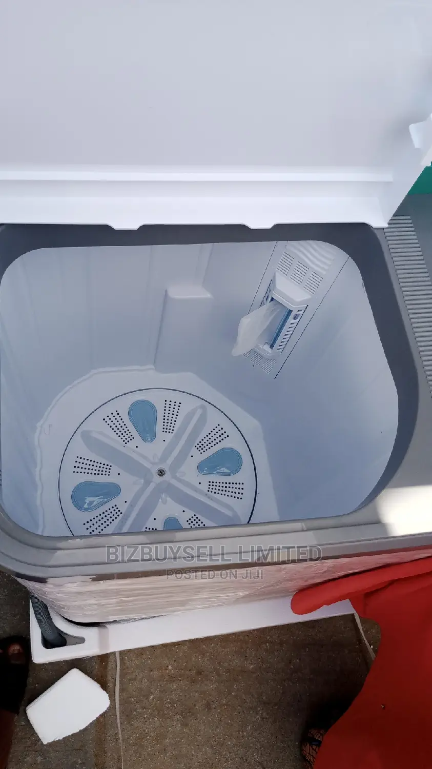 7.5kg Hisense Washing Machine, Twin Tube.