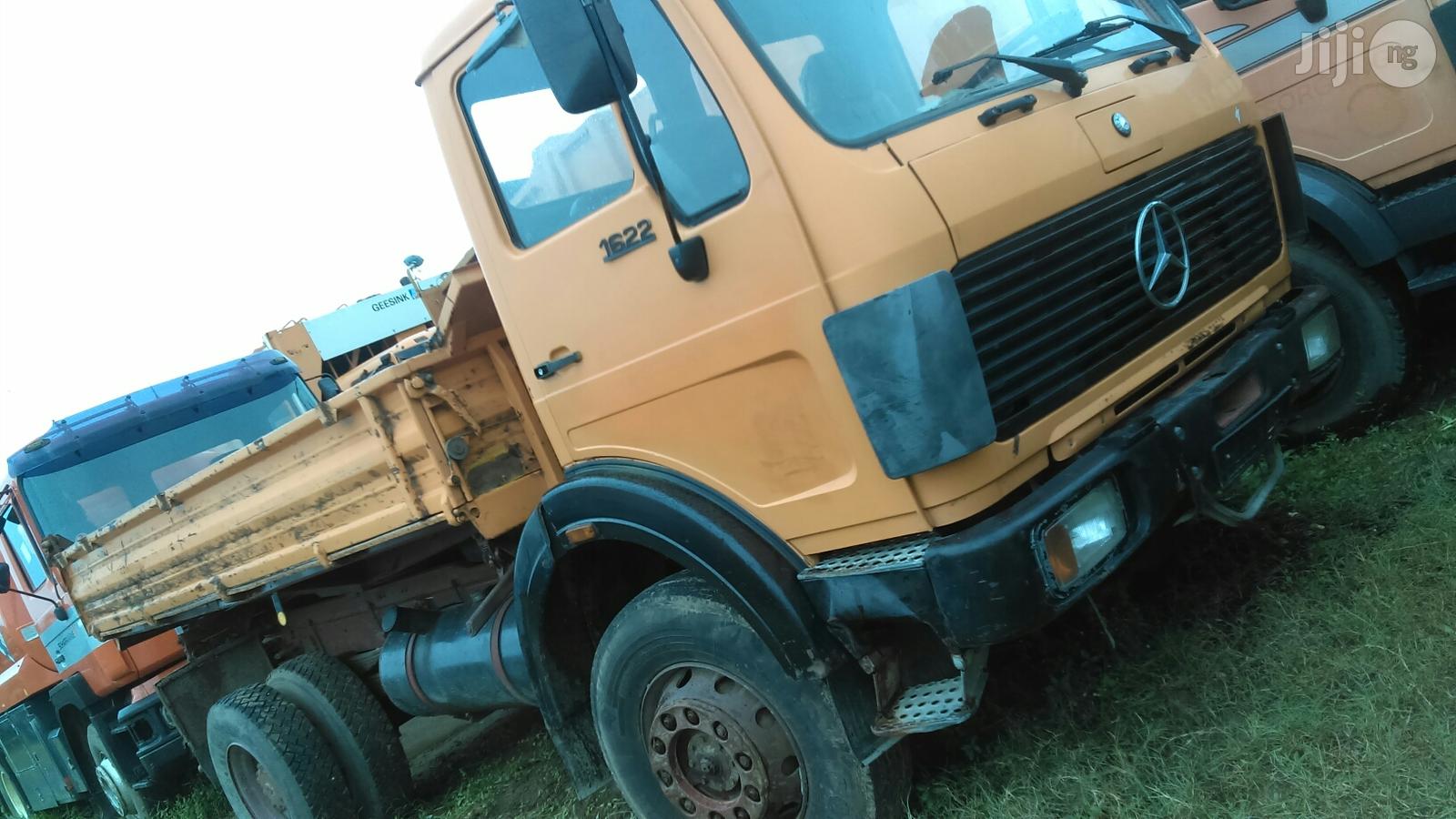 Mercedes Benz 1622