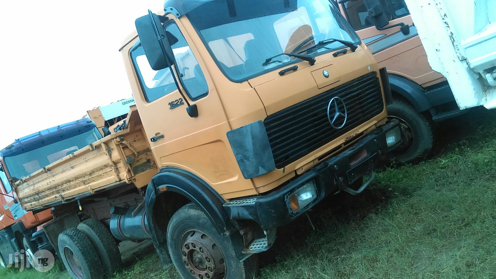 Mercedes Benz 1622