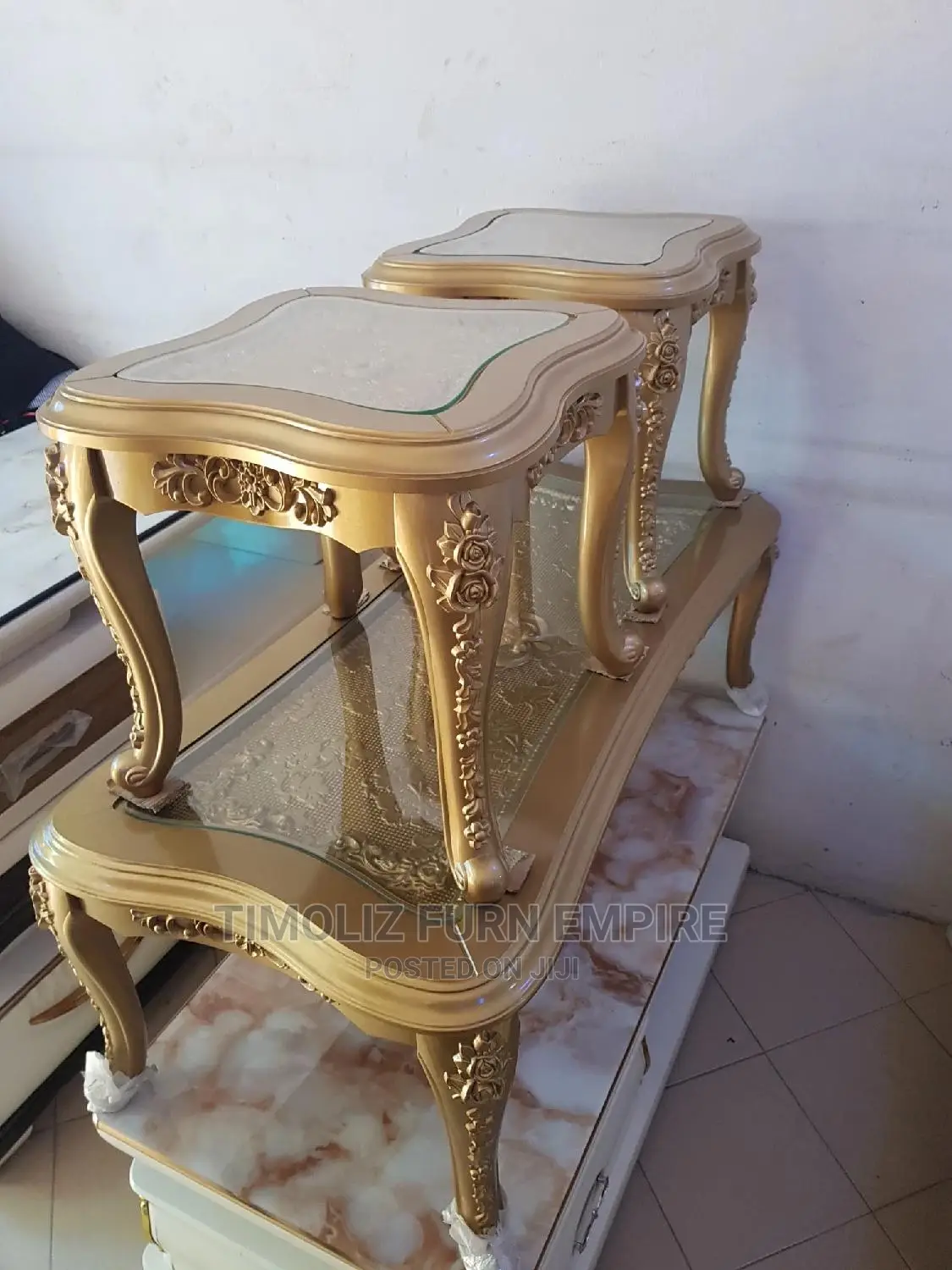 Royal Design Gold Center Table With Side Stools/Tablesunique