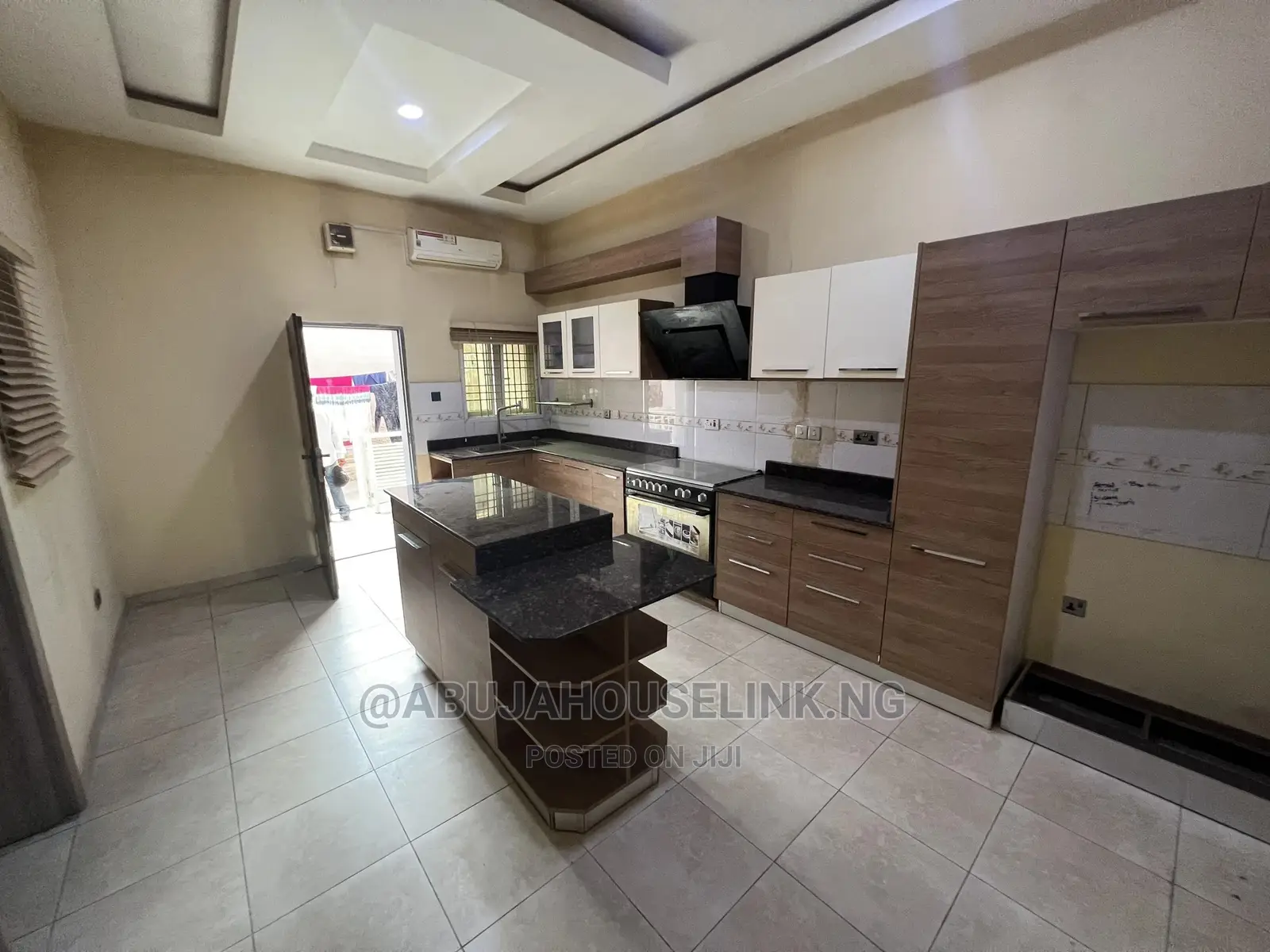 4bdrm Duplex in Guzape for sale