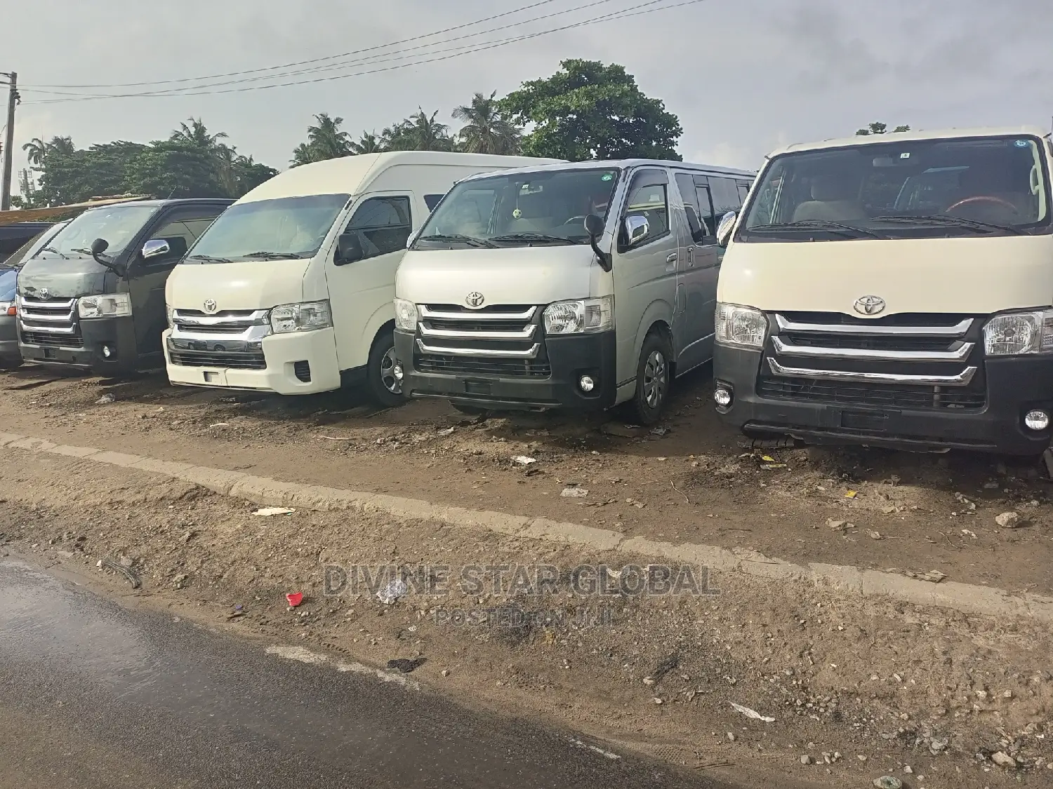 Toyota HiAce 2010 White