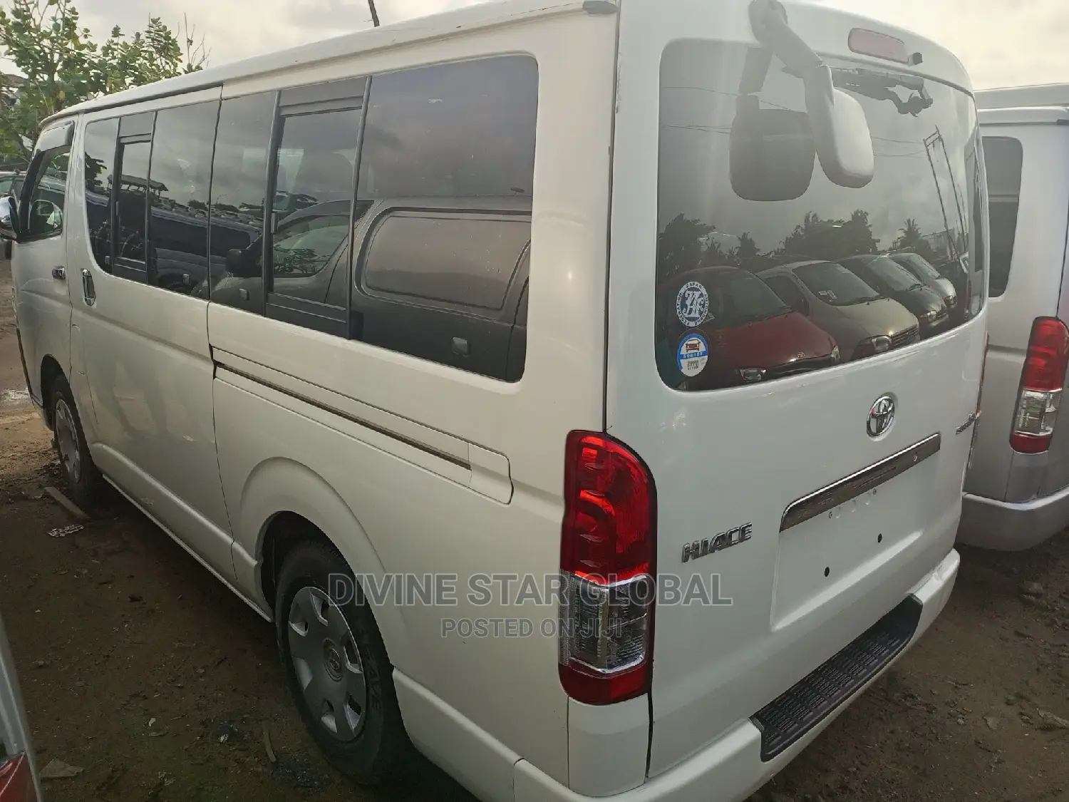 Toyota HiAce 2010 White