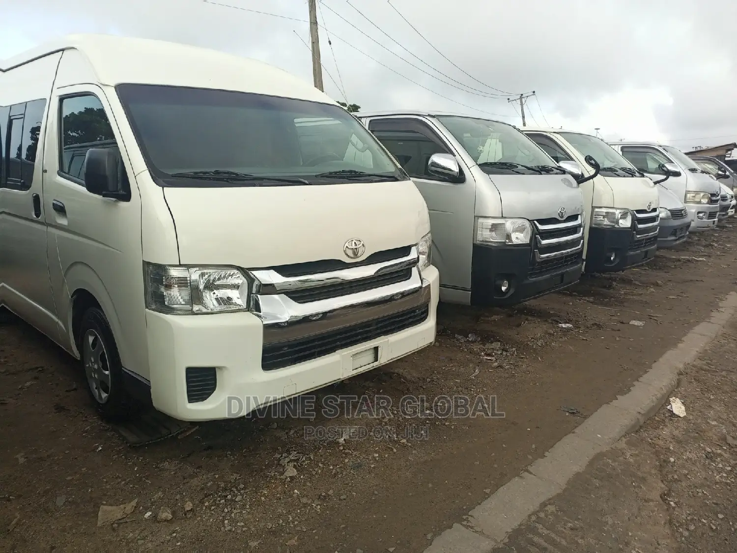 Toyota HiAce 2015 White