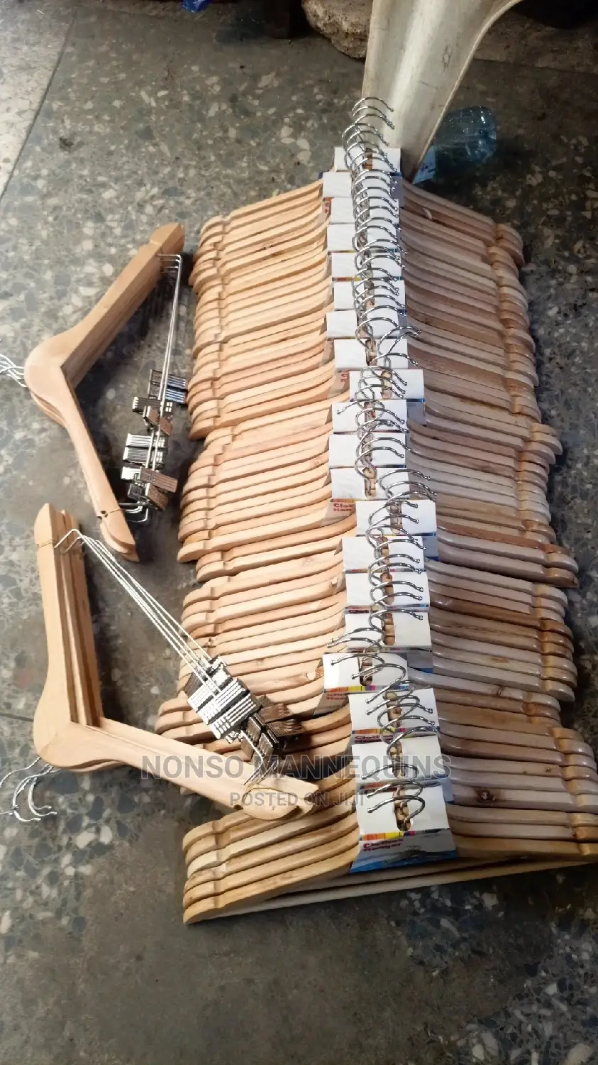 10 Pieces Per Pack Wooden Clothes Hangers