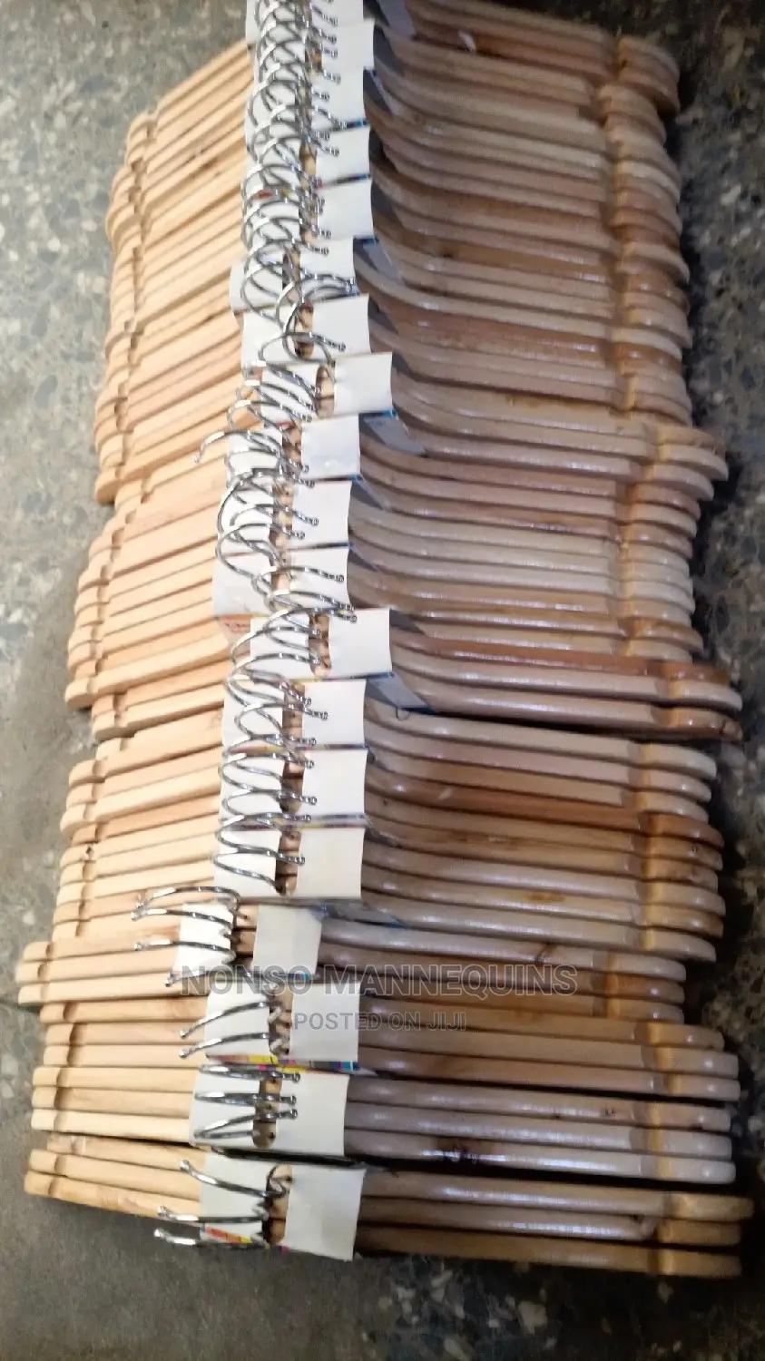 10 Pieces Per Pack Wooden Clothes Hangers