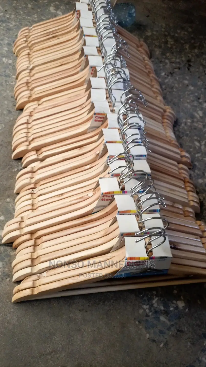 10 Pieces Per Pack Wooden Clothes Hangers