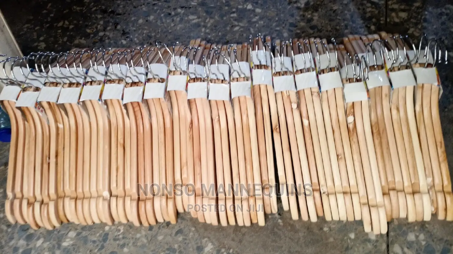 10 Pieces Per Pack Wooden Clothes Hangers