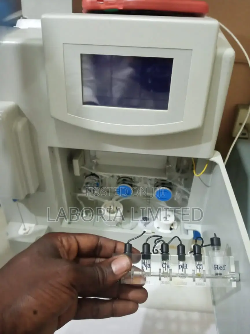Electrolyte ISE Analyzer ( Caretium XI-921D