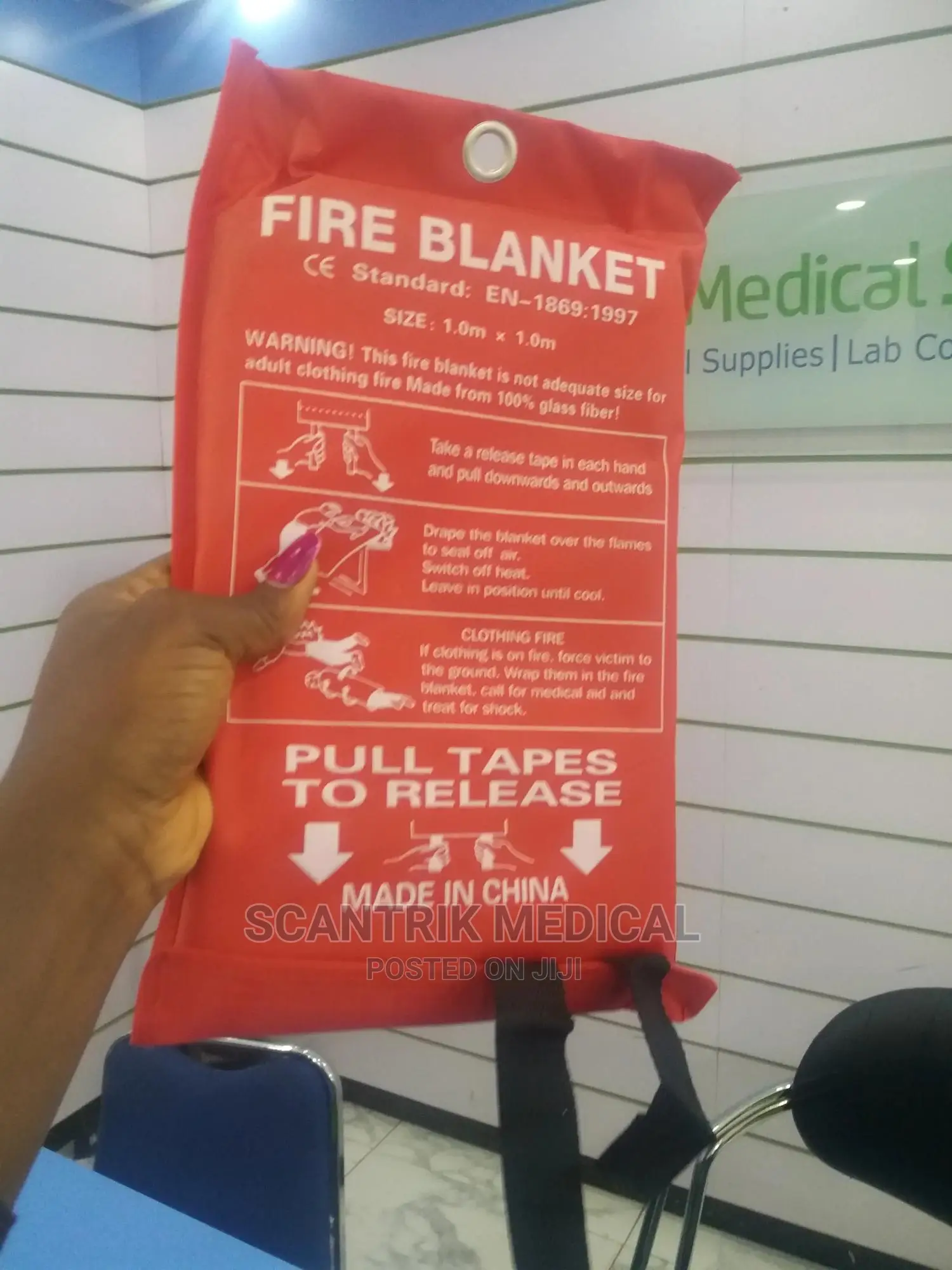 Emergency Fire Extinguishing Blanket
