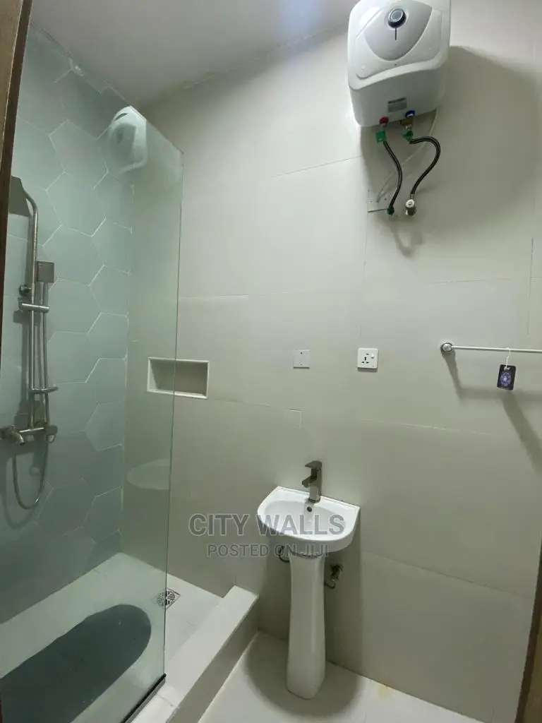 3bdrm Block of Flats in Lekki for rent
