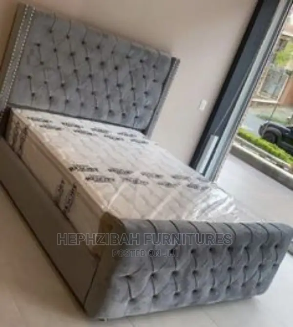 Kings Size Upholstered Bedframe