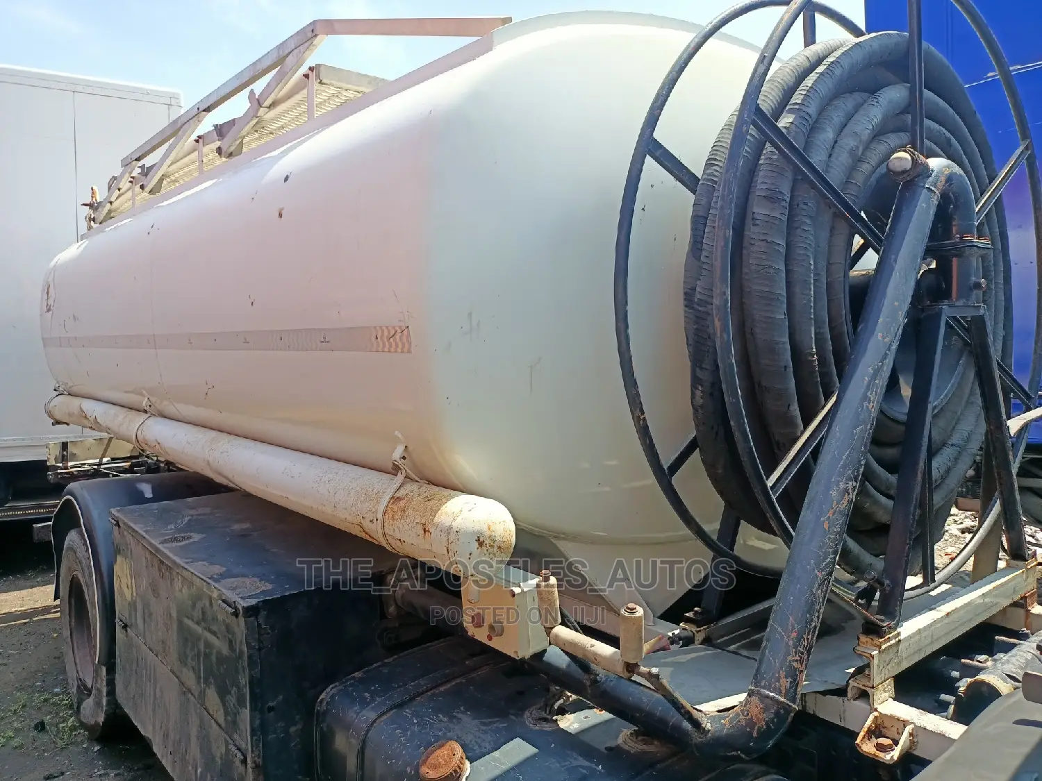Mercedes Diesel Tanker Capacity