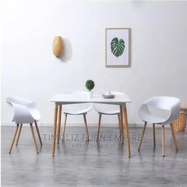 Dining Table With 4 Chair's/Superior.