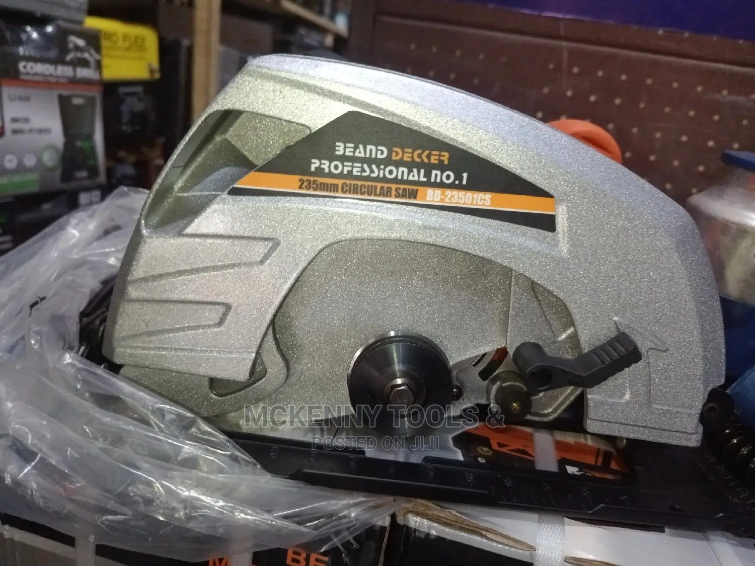 235mm Be and Decker Professional Circular Saw Machine 3800 W