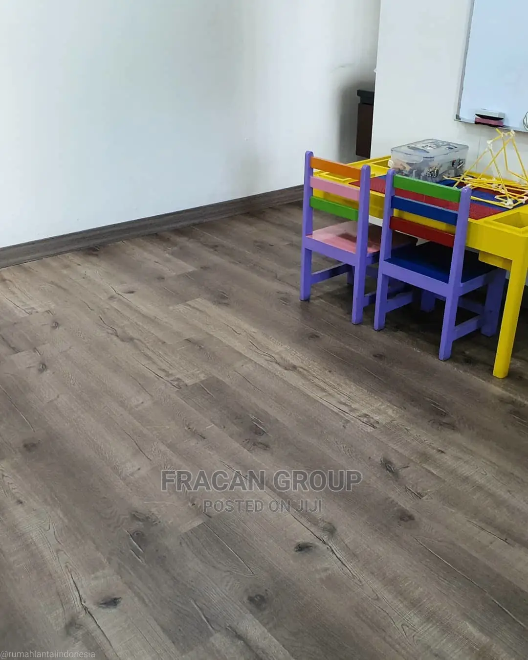 Top Quality Vinyl Wood-Like Floor. Water Resistant