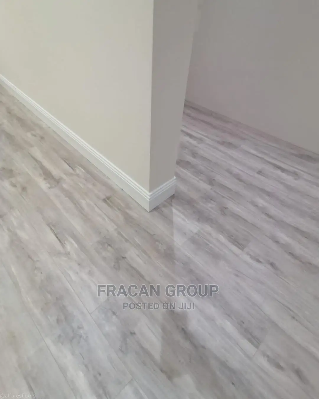 Vinyl PVC Wood-Like Floor. Water Resistant Quality.