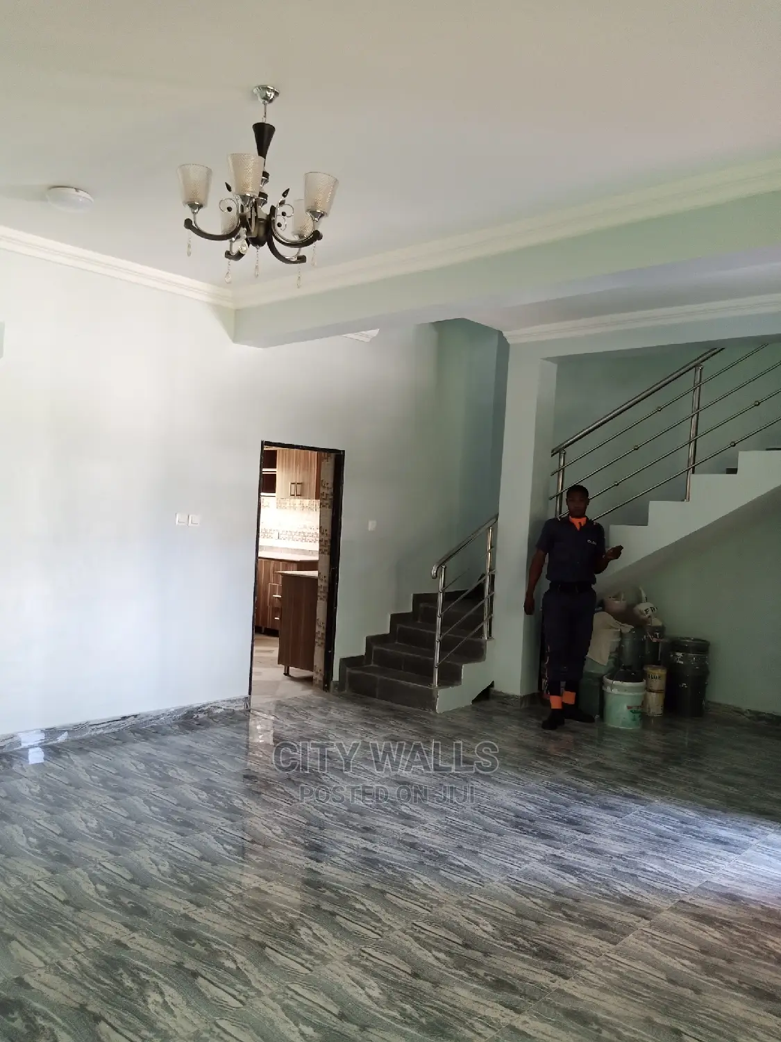 5bdrm Shared Apartment in Paradise Estate, Chevron for rent