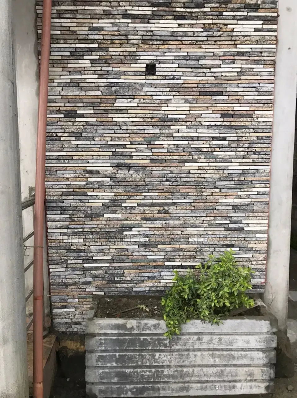 Paradiana , Crack Marble and Granite Stone 'London Star'