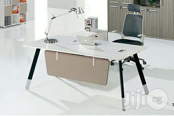 White Contemporary Office Table Size 1.6meters