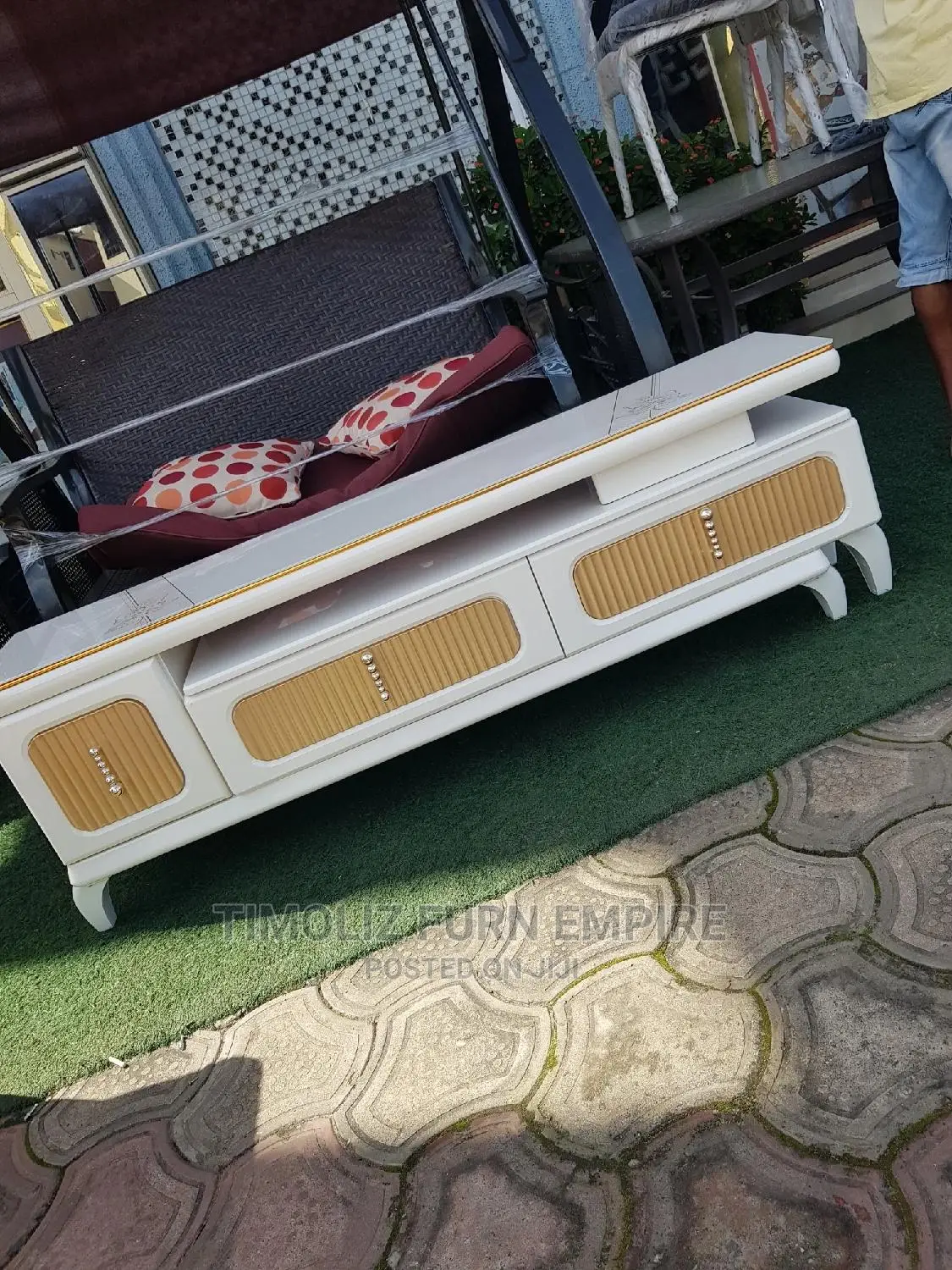 Adjustable TV Stand With Various Storage Spaces/Superior