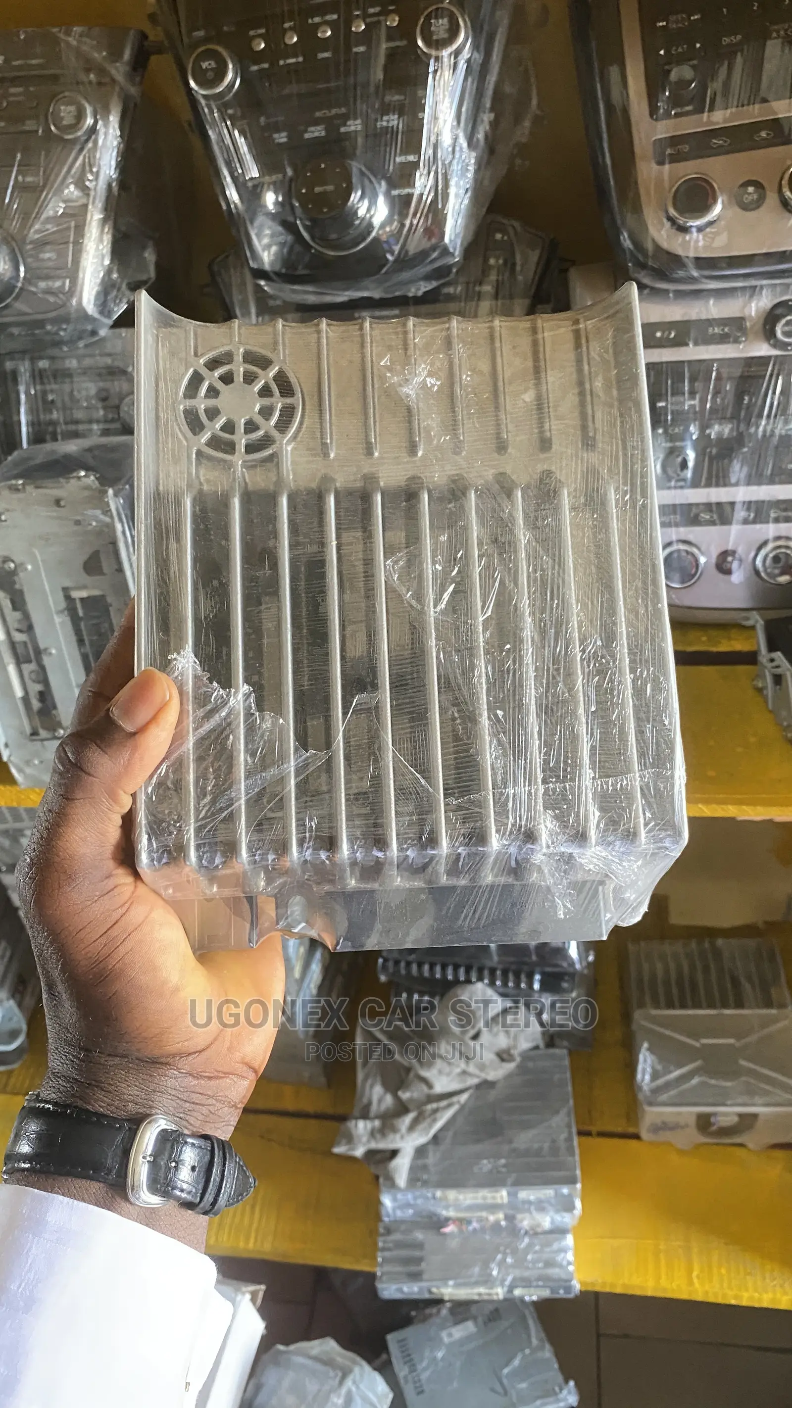 2012-15 Mercedes ML/GLE Factory Amplifier