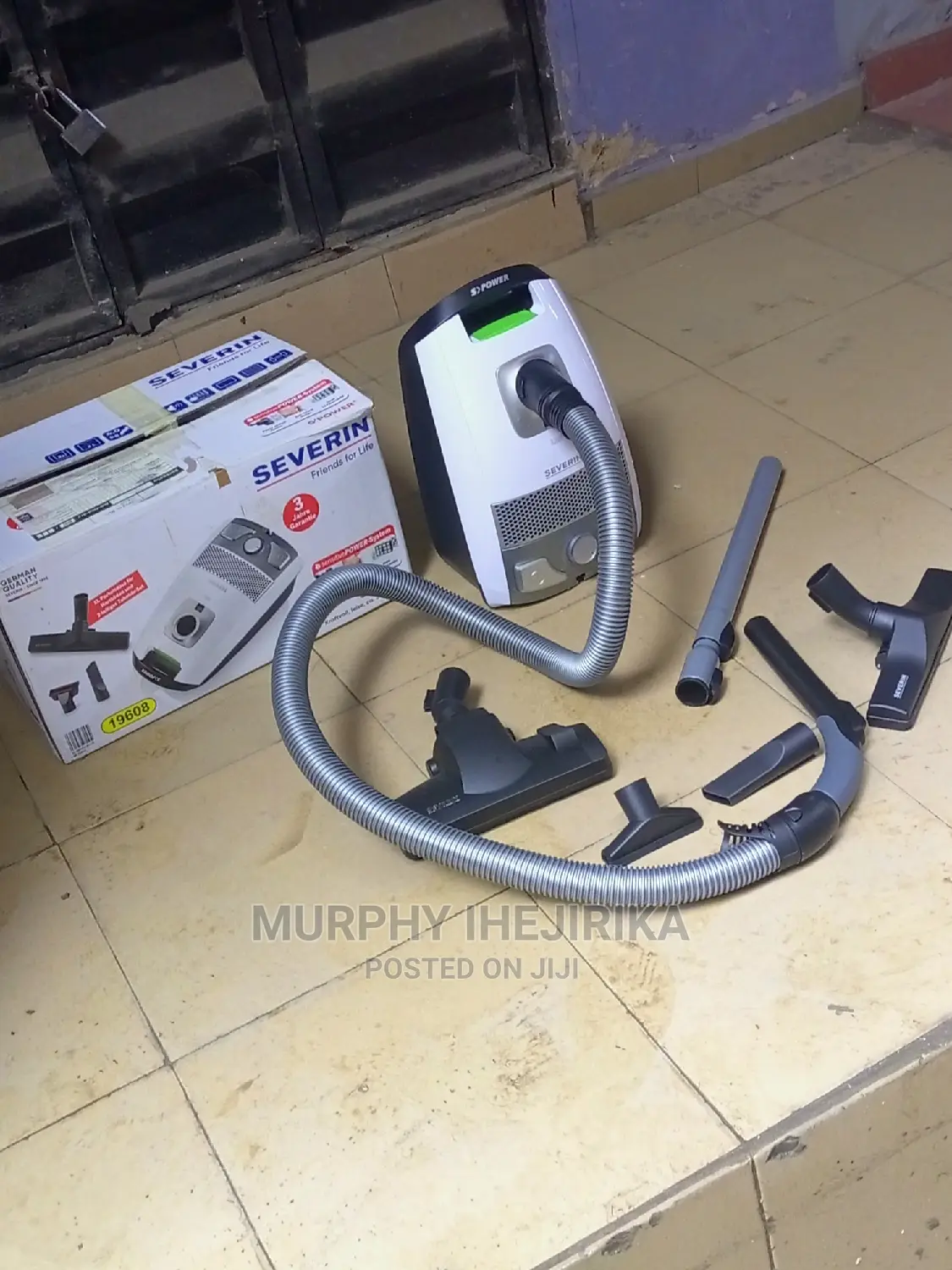 Severin Vacuum Cleaner With S'power Snowlight Bag