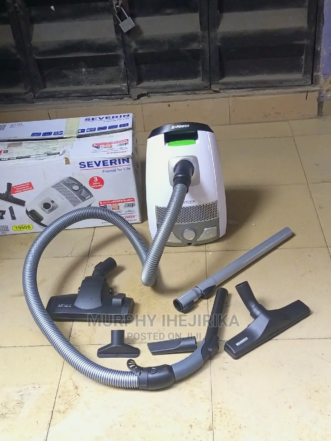 Severin Vacuum Cleaner With S'power Snowlight Bag