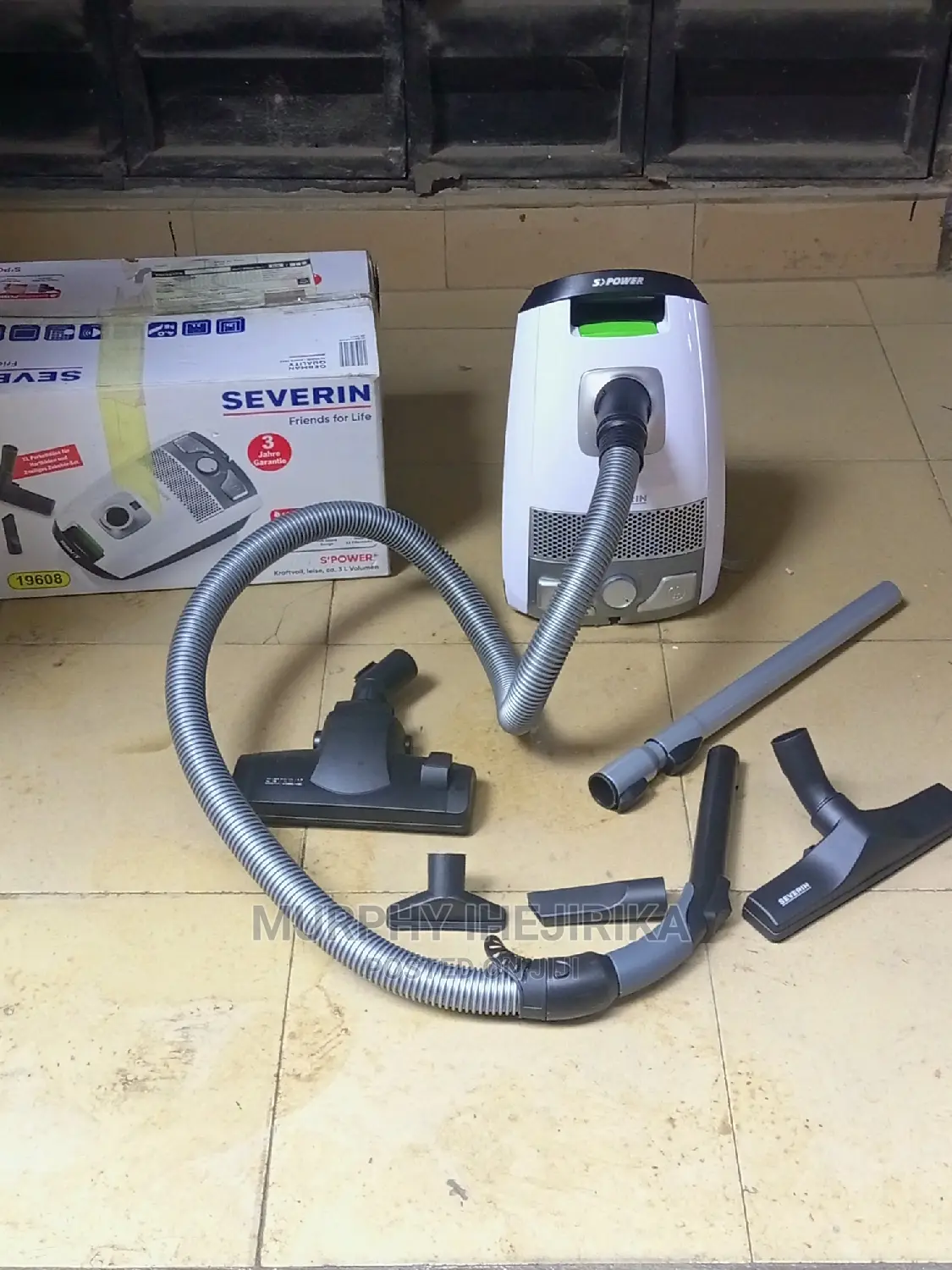 Severin Vacuum Cleaner With S'power Snowlight Bag