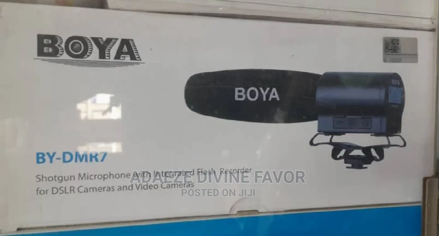 Boya BY-DMR Microphone With Integrated Flash Recorder