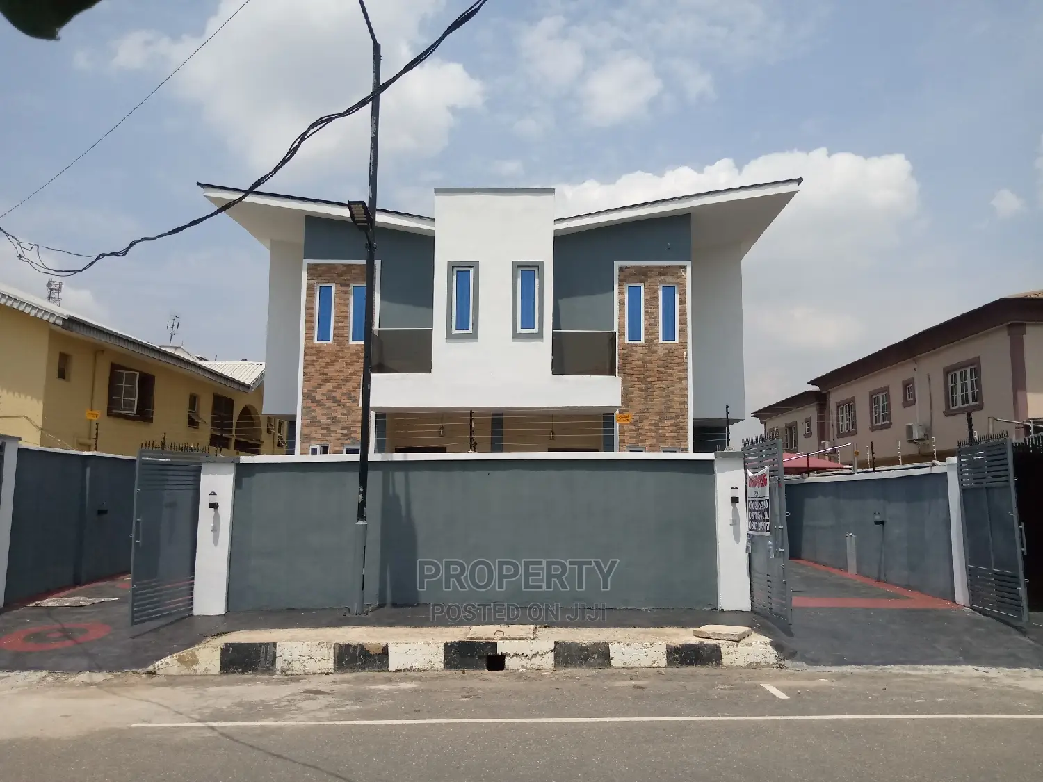 4bdrm Duplex in Magodo Phase 1 for sale