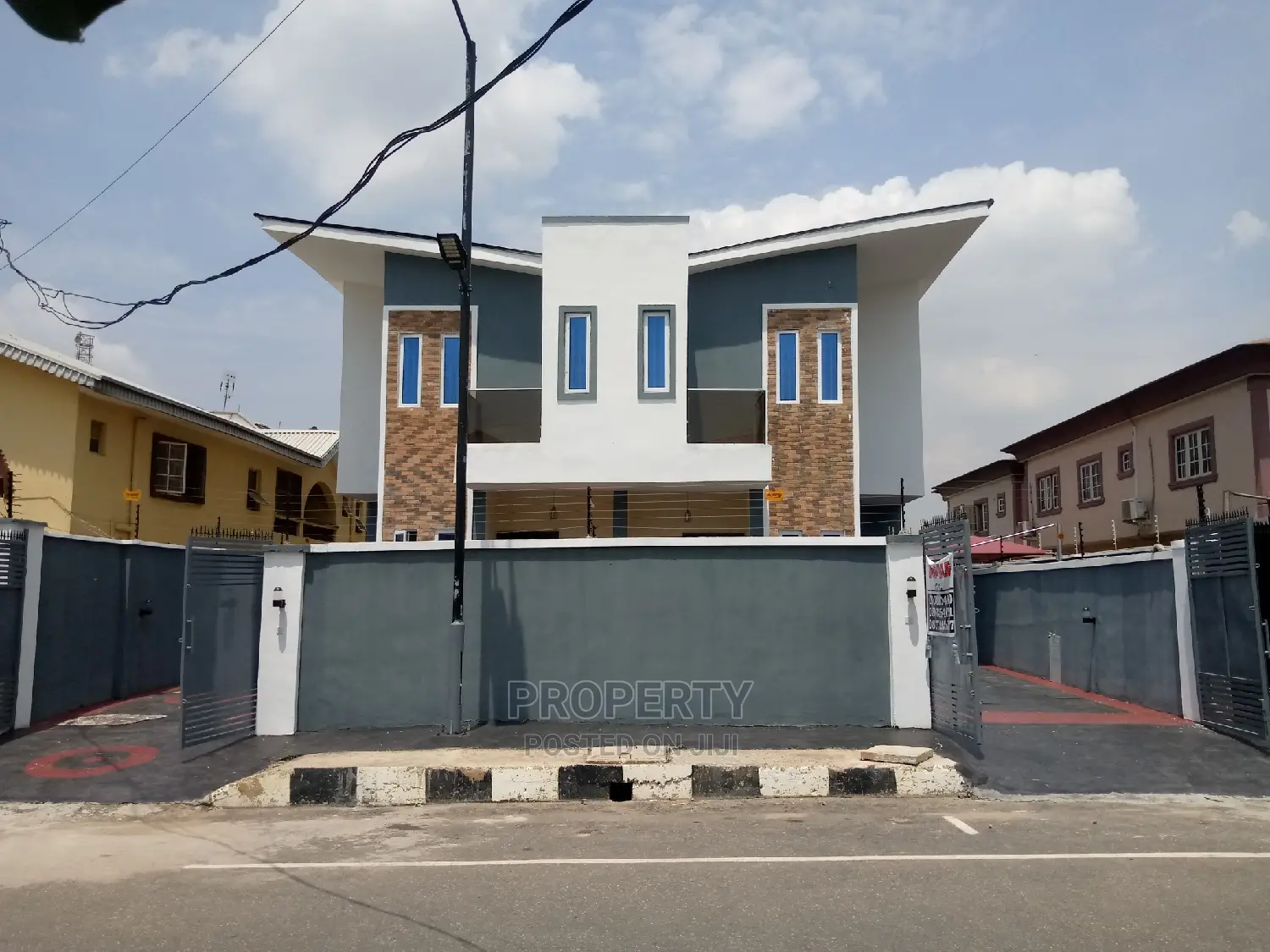 4bdrm Duplex in Magodo Phase 1 for sale