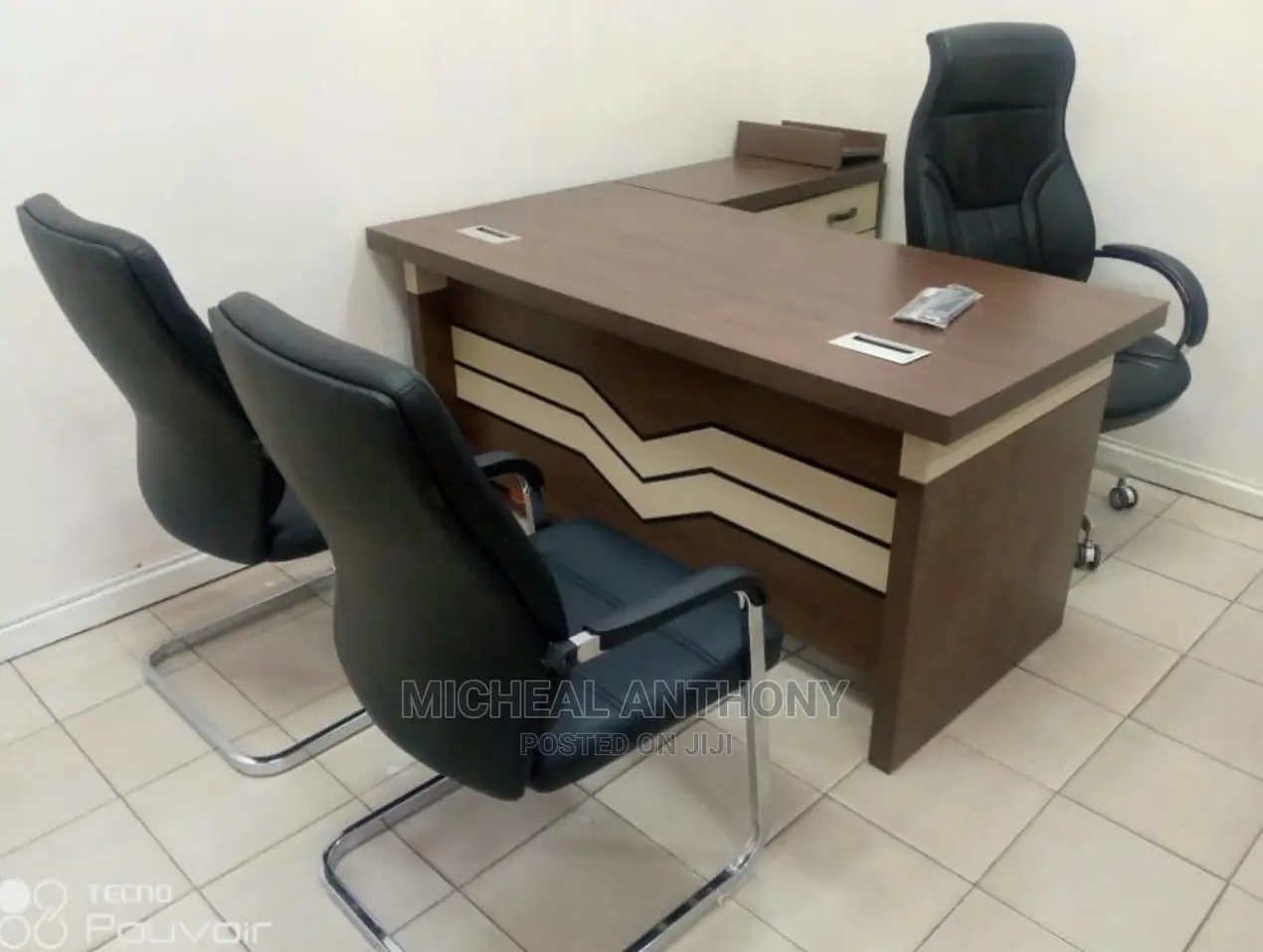 Executive Officer Table 1.4m With Extension